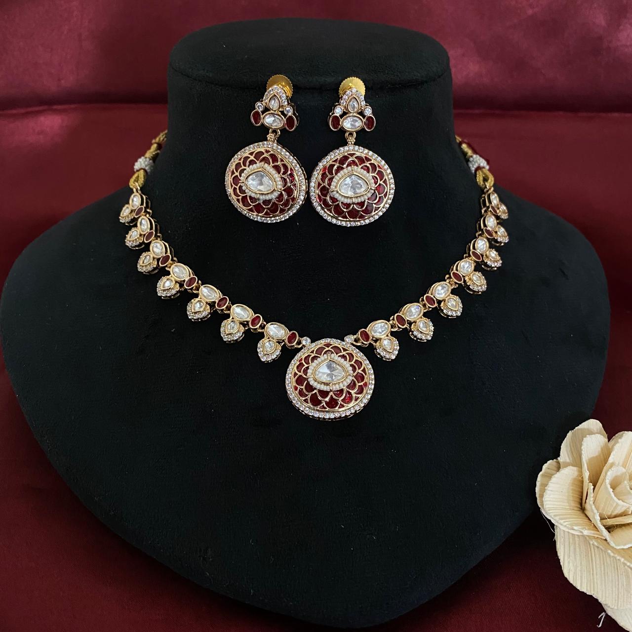 Classy Kundan Necklace Set