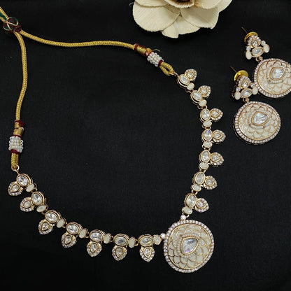 Classy Kundan Necklace Set