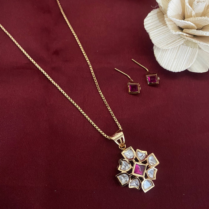 Squire Kundan Polki Pendant Set