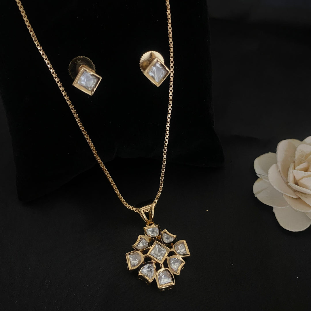 Squire Kundan Polki Pendant Set
