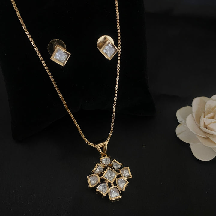 Squire Kundan Polki Pendant Set