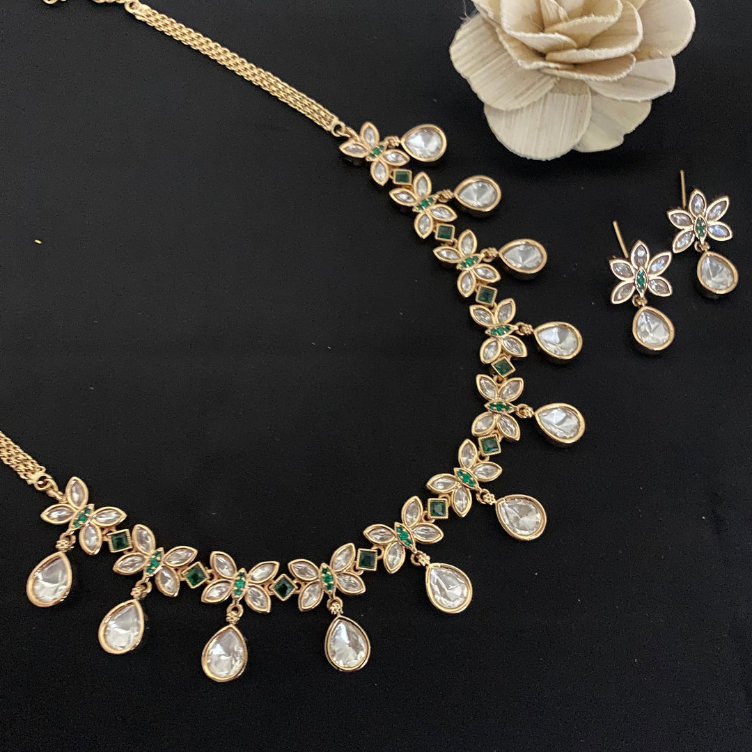 Traditional Flower Design Kundan Necklace Set