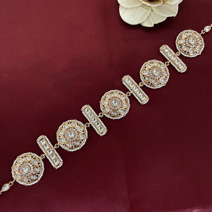 Delicate Kundan Shishfool