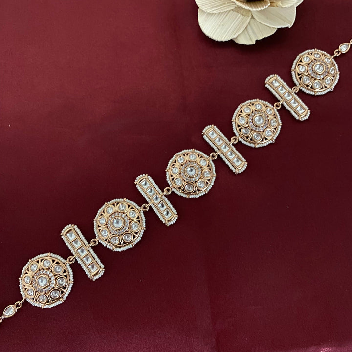 Delicate Kundan Shishfool