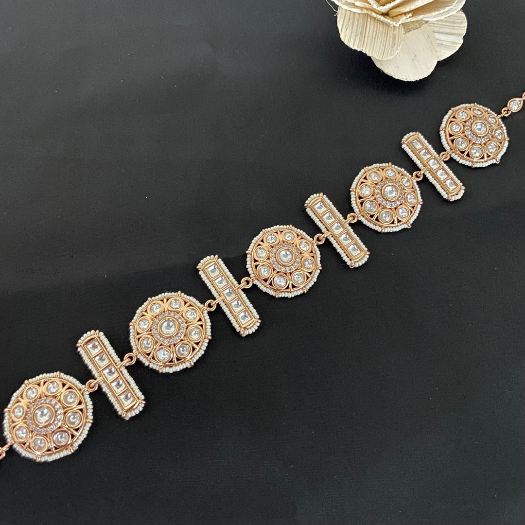 Delicate Kundan Shishfool