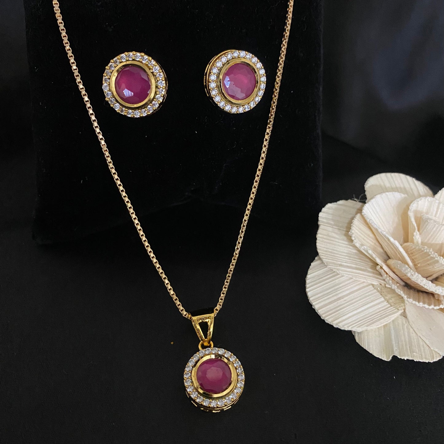 Round Design Kundan polki pendant set