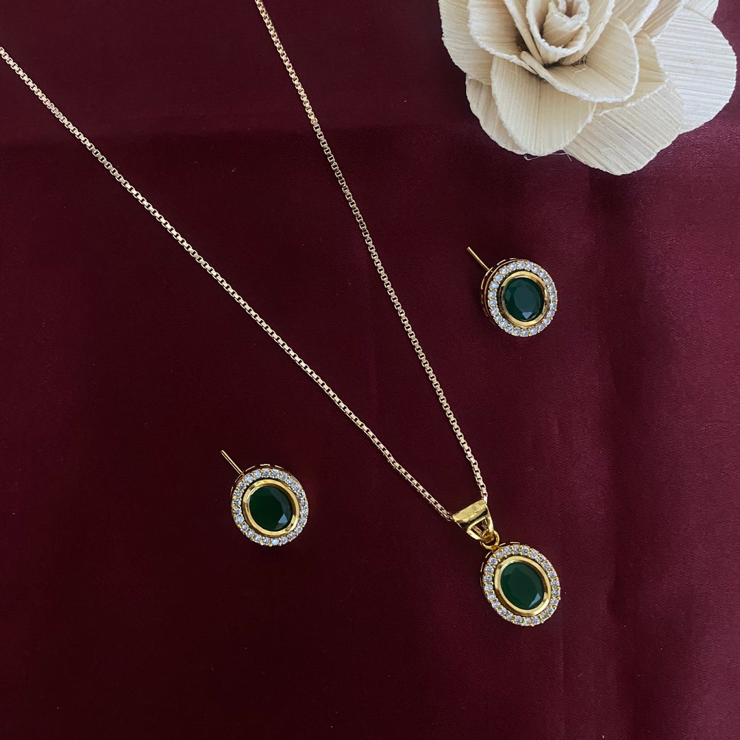 Oval Design Kundan polki pendant set