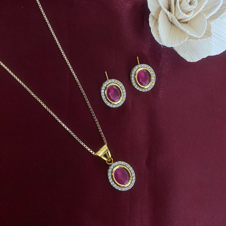 Oval Design Kundan polki pendant set