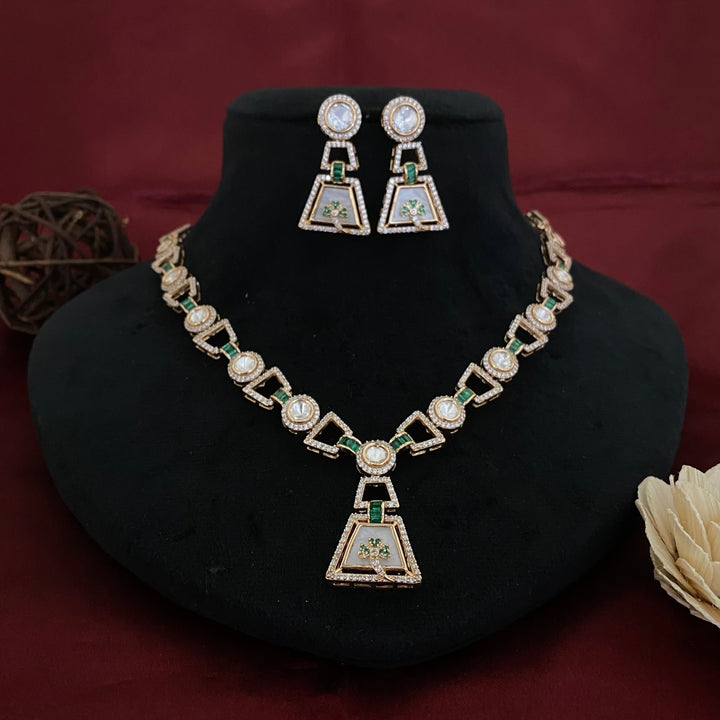 Dazzling Kundan Polki Necklace Set