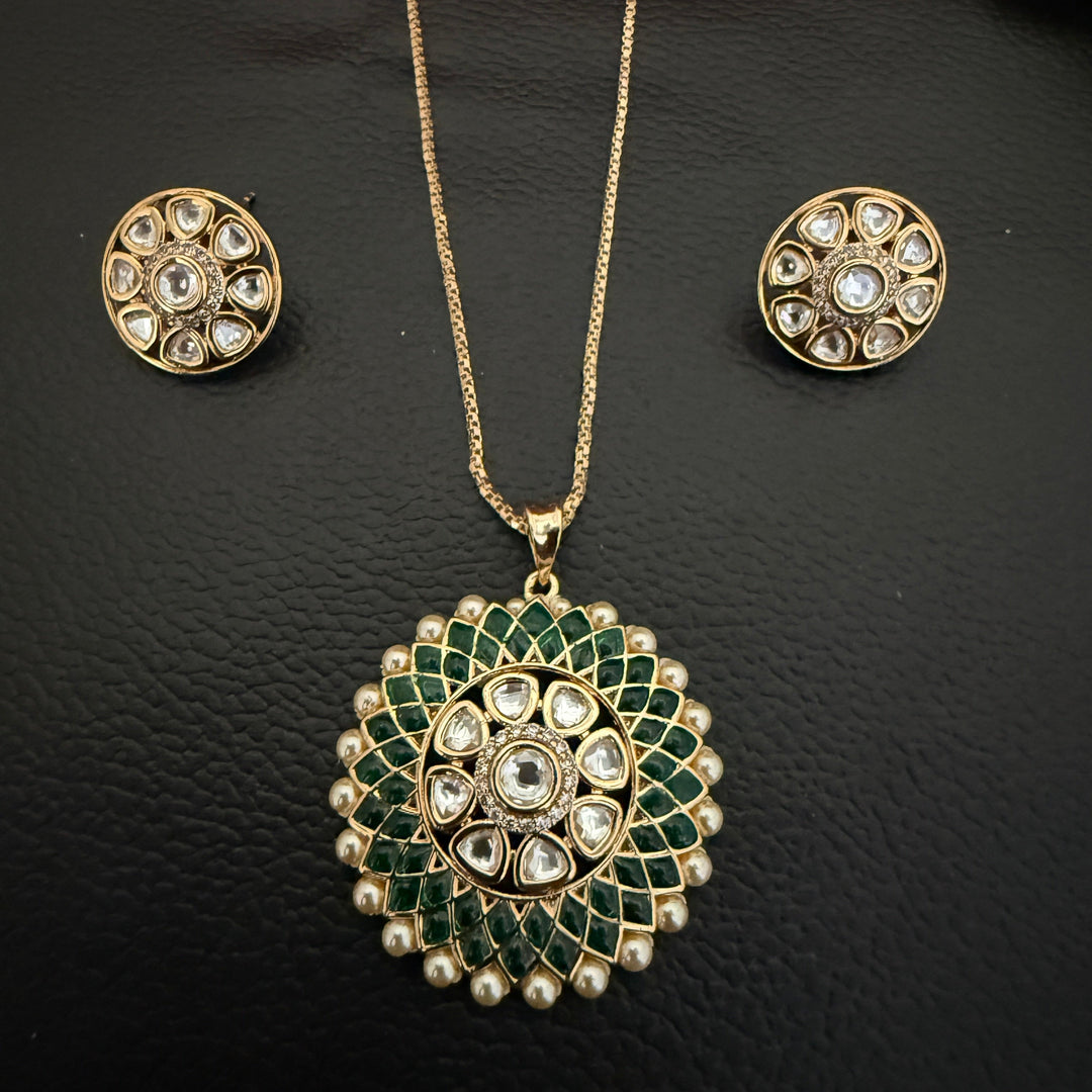 Exclusive Kundan Polki Pendant Set
