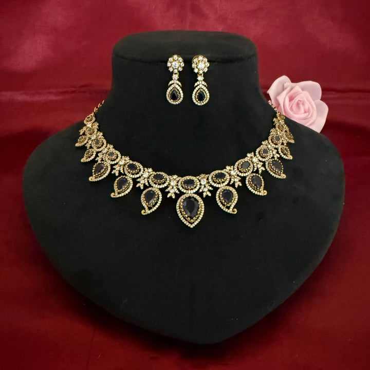 Flower Design Zircon Necklace Set