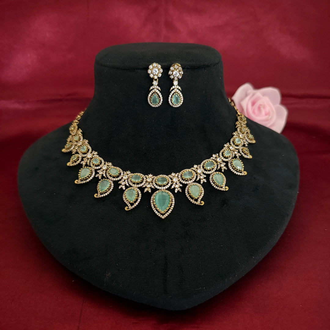 Flower Design Zircon Necklace Set
