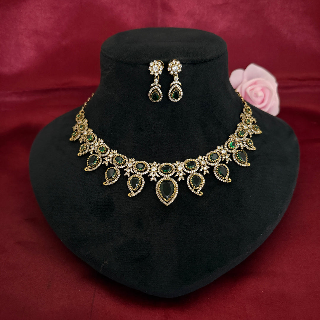 Flower Design Zircon Necklace Set