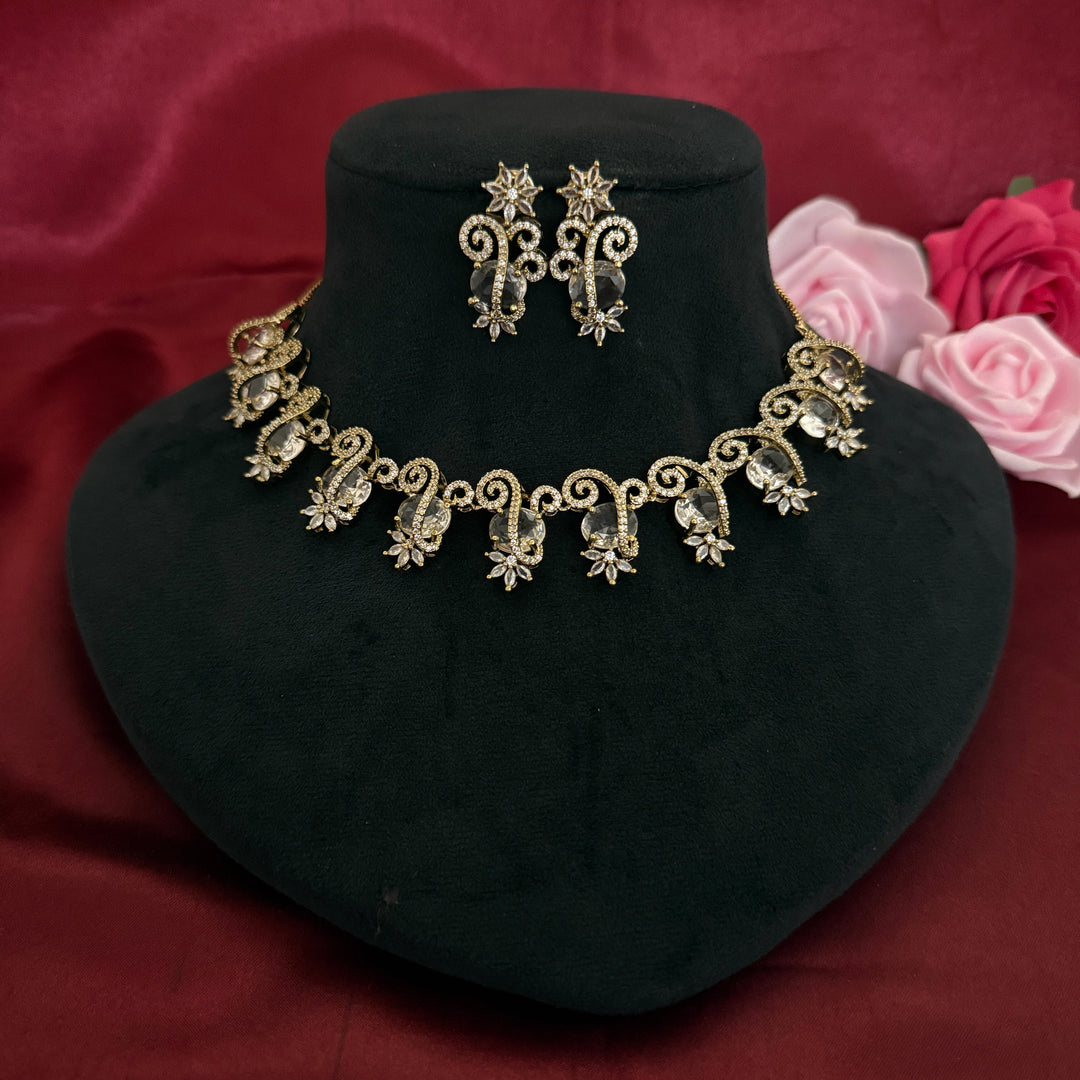 Traditional Zircon Necklace Set