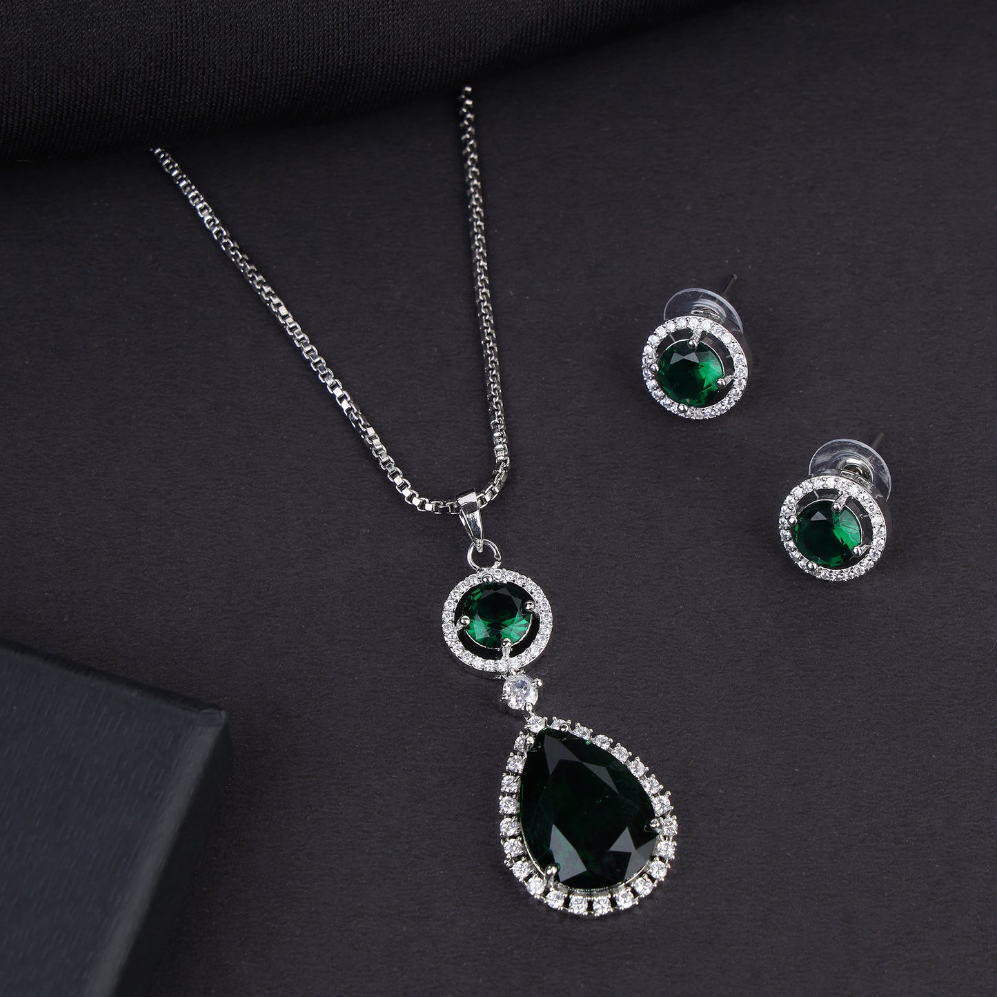 Beautiful Zircon Pendant Set