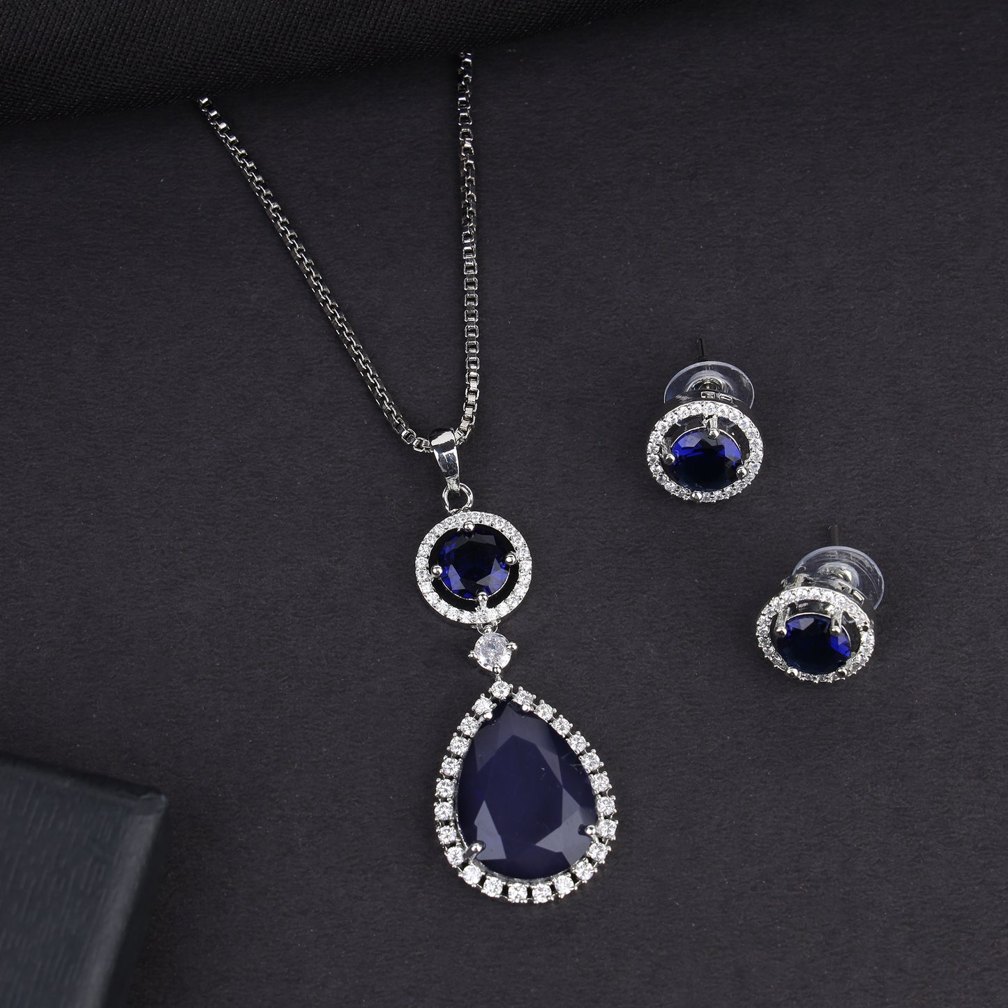 Beautiful Zircon Pendant Set