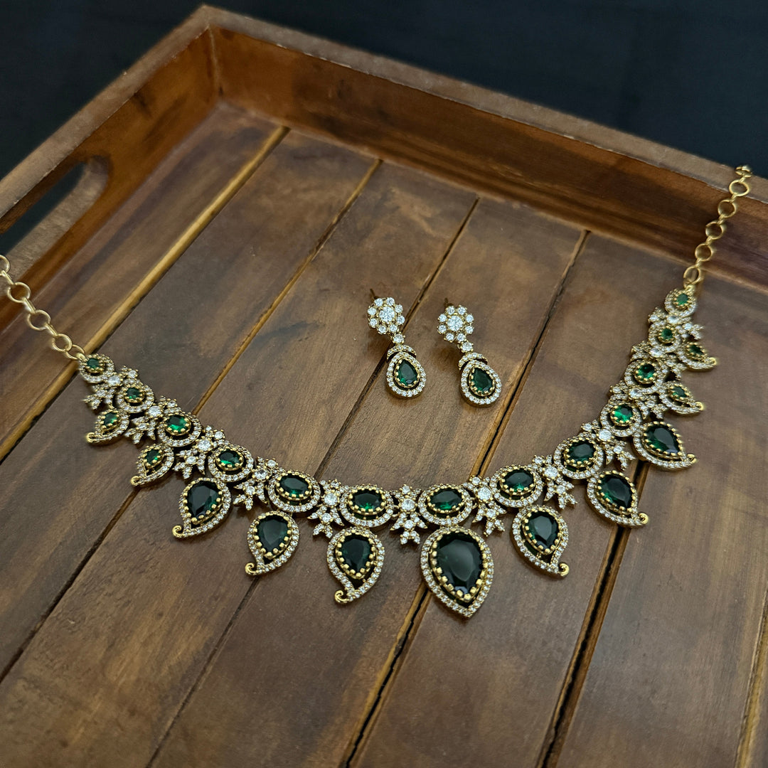 Flower Design Zircon Necklace Set