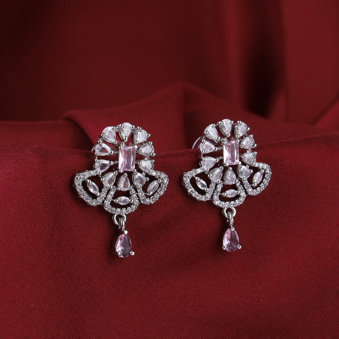 Desigener Pendant Set