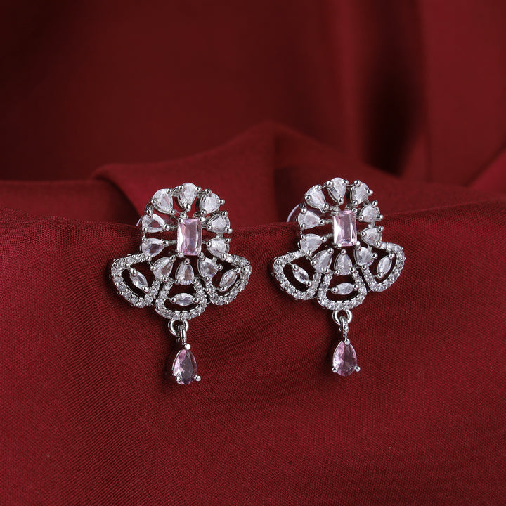 Desigener Pendant Set