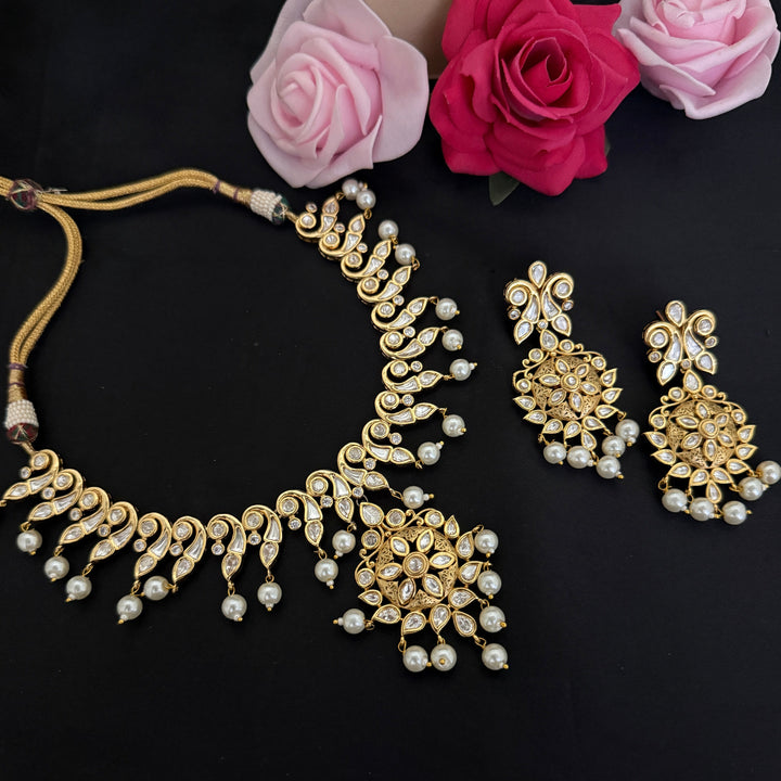 Stylish Kundan Necklace Set