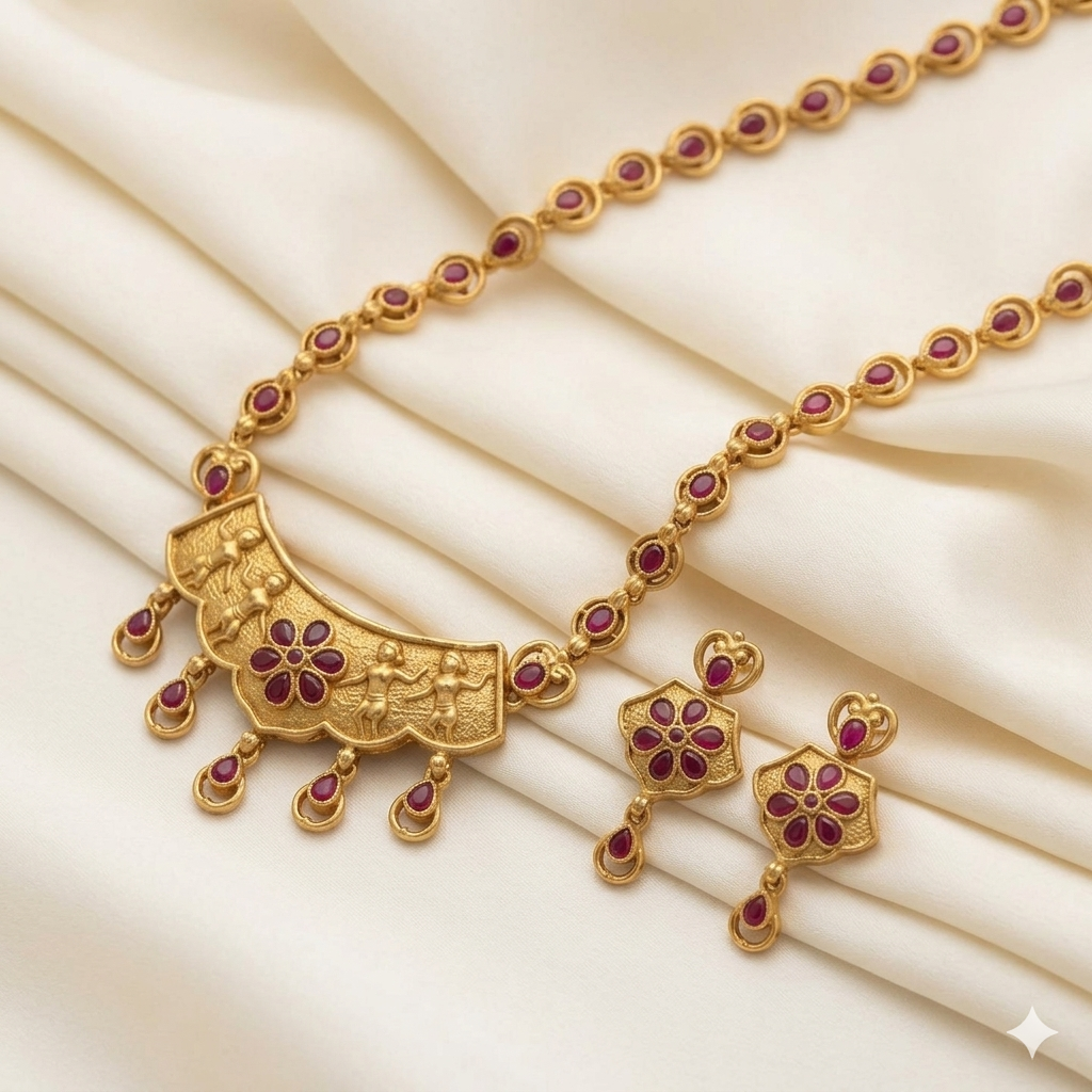 Elegant Antique Necklace Set