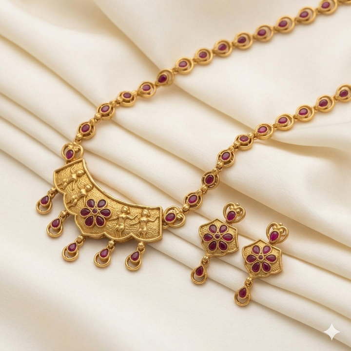 Elegant Antique Necklace Set