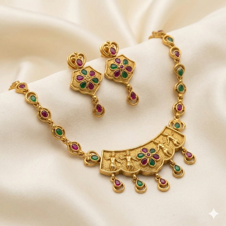 Elegant Antique Necklace Set