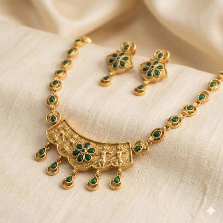 Elegant Antique Necklace Set