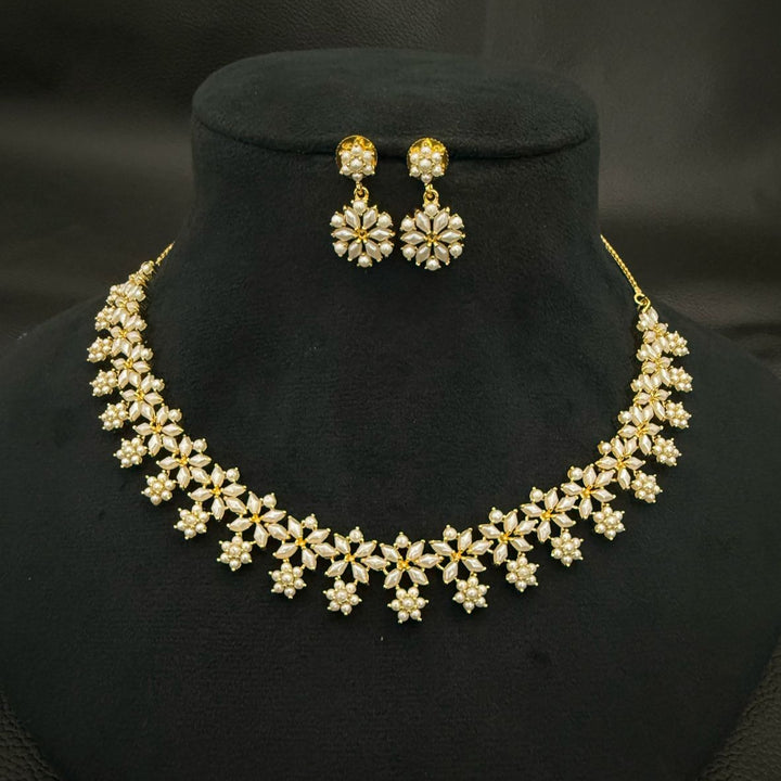Light Weight Pearl Necklace Set