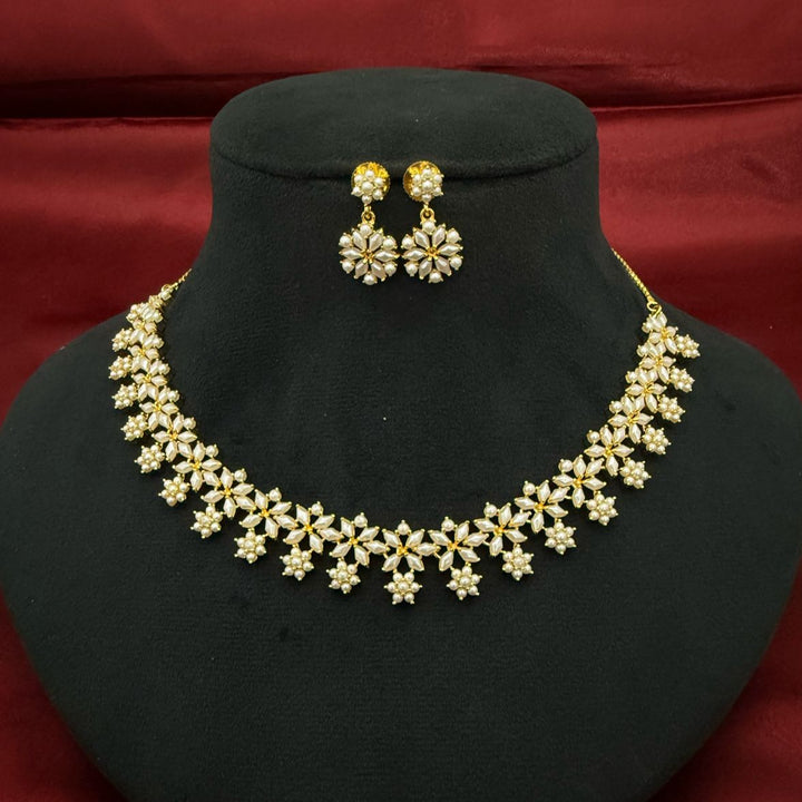 Light Weight Pearl Necklace Set