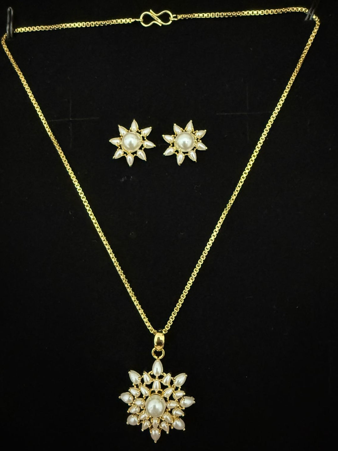 Gold Plated Moti Pendant Set
