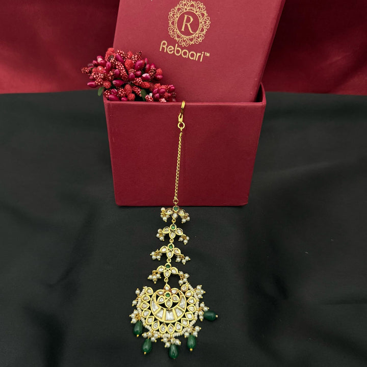 Beautiful Design Kundan Maang Tikka