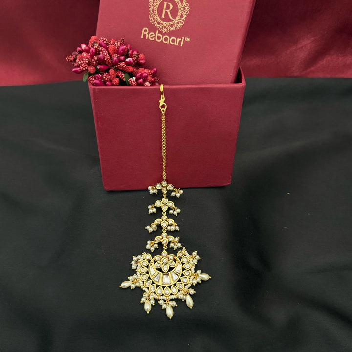 Beautiful Design Kundan Maang Tikka