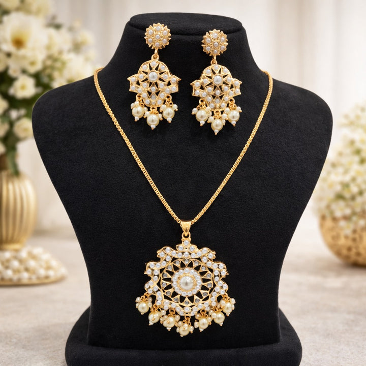 Jadau Pendant Necklace Set