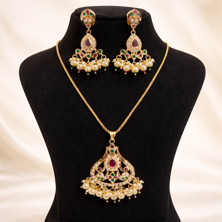 Pearl Pendant Necklace Set