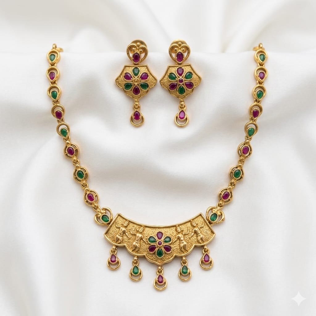 Elegant Antique Necklace Set