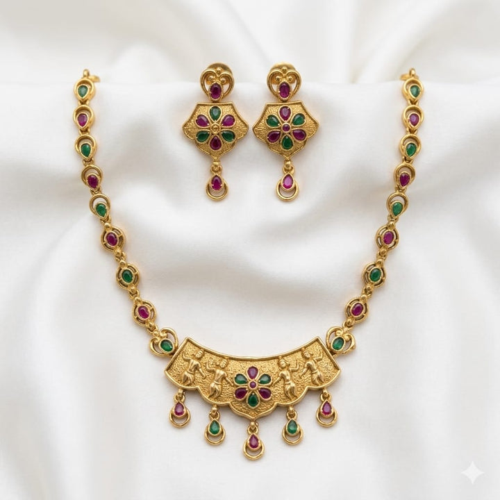 Elegant Antique Necklace Set