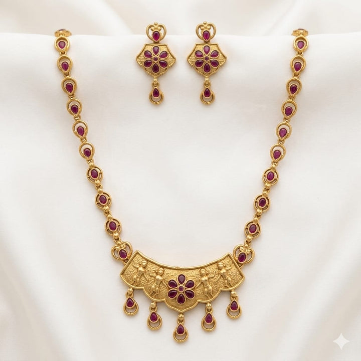 Elegant Antique Necklace Set
