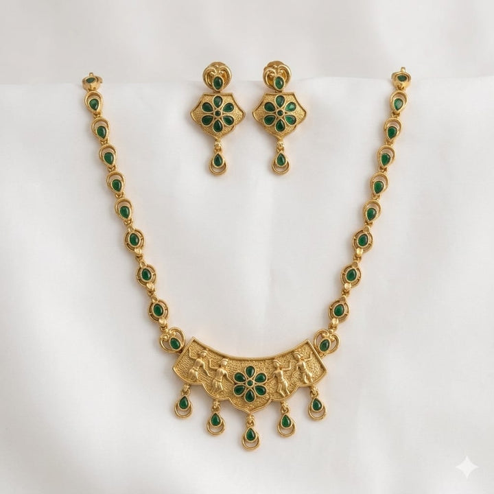 Elegant Antique Necklace Set