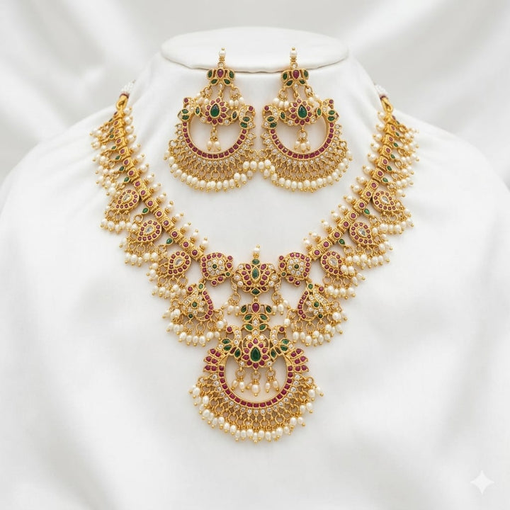 Traditional Pearl Necklace Set