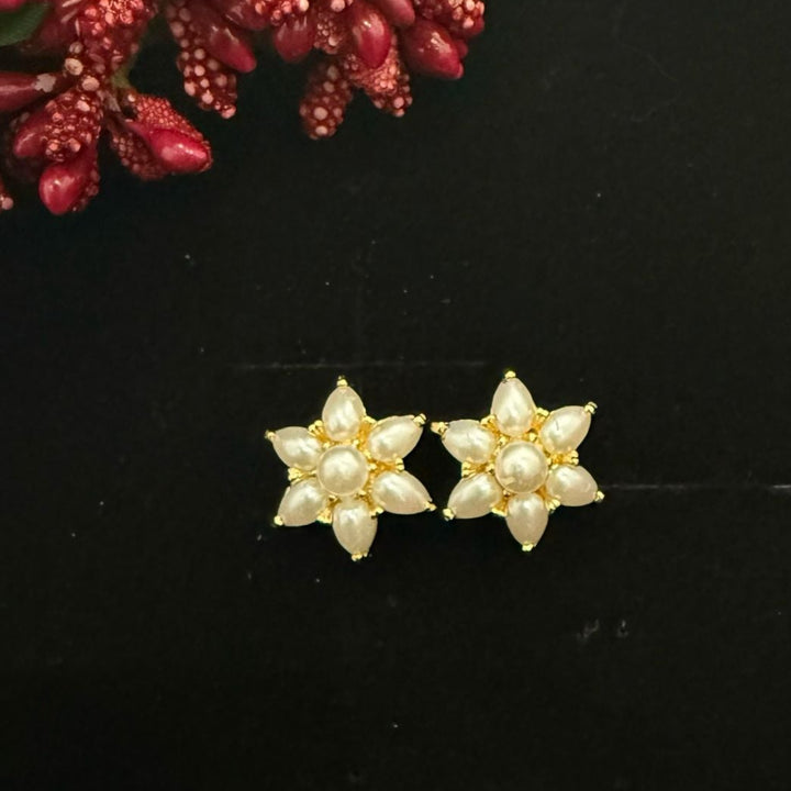 Flower Design Pendant Set