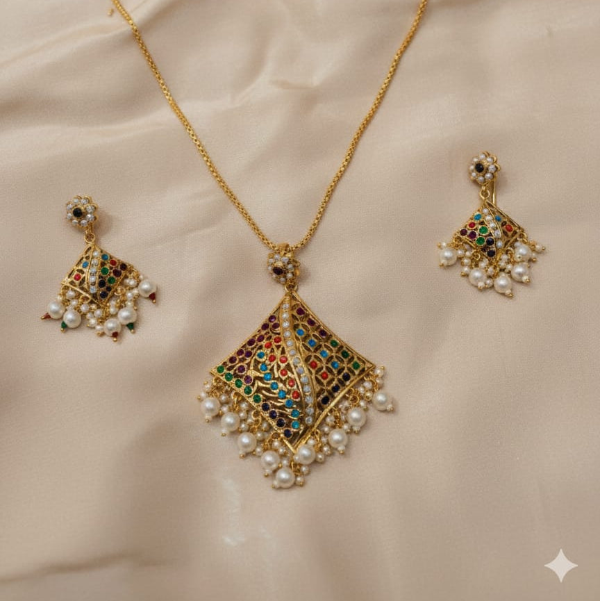 Jadau Pendant Necklace Set