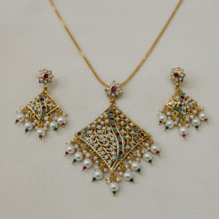 Light weight Jadau Pendant Set