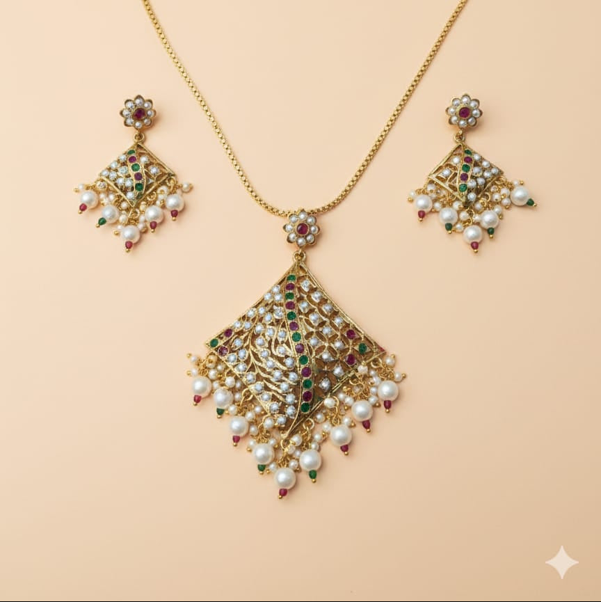 Jadau Pendant Necklace Set