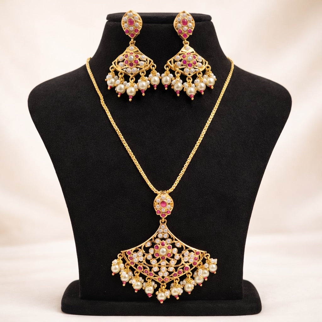 Classic Jadaau Pendant Set