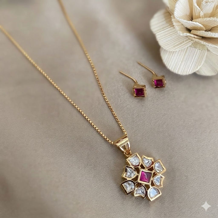 Squire Kundan Polki Pendant Set