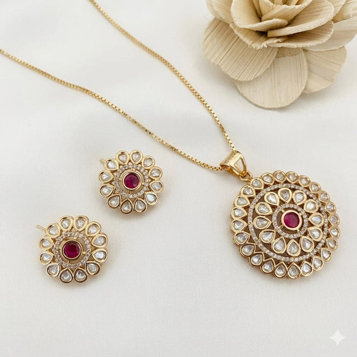 Flower Design Polki Pendant Set