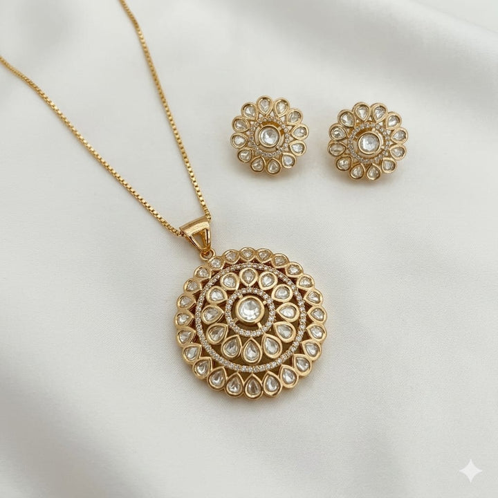 Flower Design Polki Pendant Set