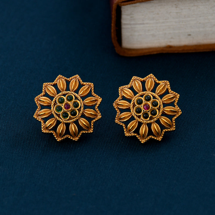 ANTIQUE STUD EARRING