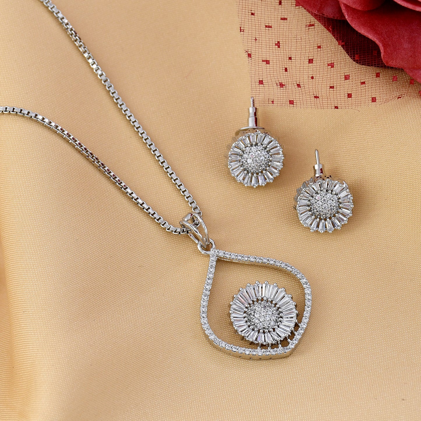 Light Weight Diamond  Pendant Set